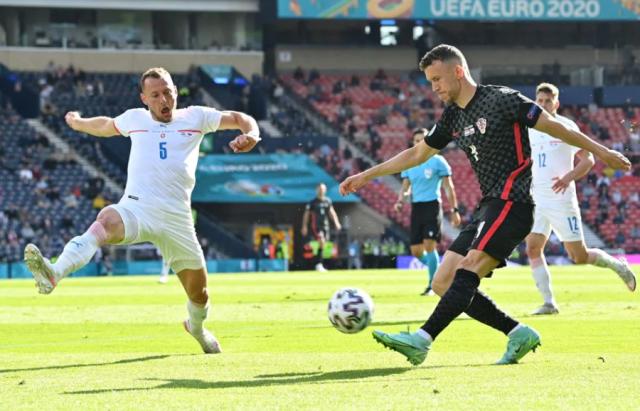 开云APP-佩里西奇：我们今天踢得不好 再不改变就回家了